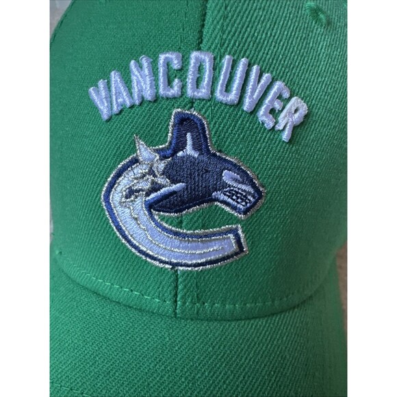 Vancouver Canucks L/XL Reebok Hat NHL Hockey Green Baseball Cap - Picture 2 of 8